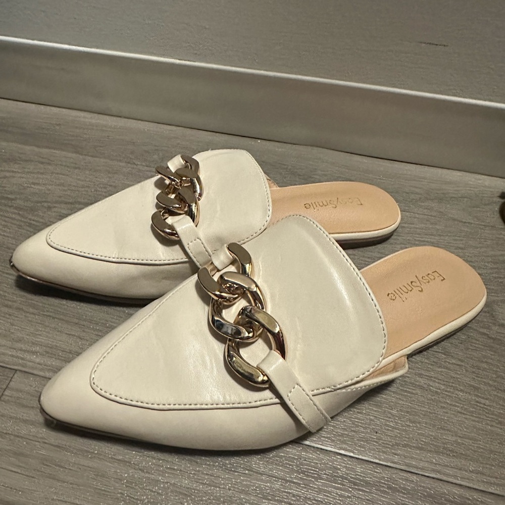 Cream Mules with Gold Chain by Easy Street Size 6.5